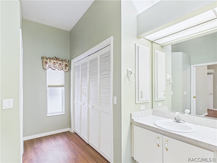 One or more photo(s) has been virtually staged. Rare floor plan - photo 31