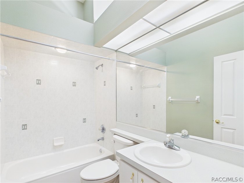 One or more photo(s) has been virtually staged. Rare floor plan - photo 40