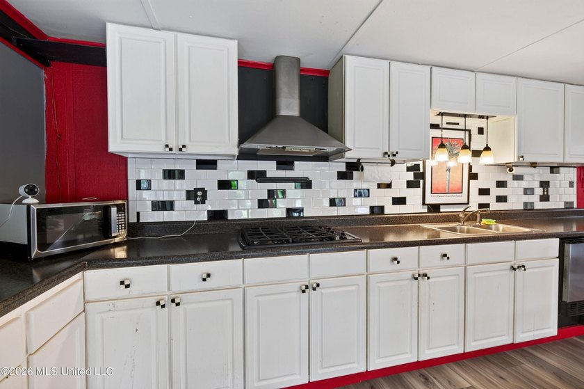 Located on approximately 3.2 acres in the desirable Woolmarket - photo 47