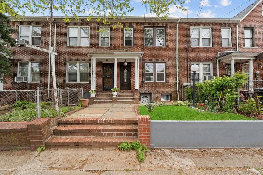 Space, style &amp; modern luxury come together at 114-06 Inwood - photo 15