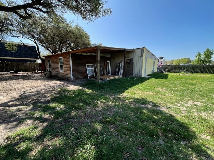 Attention investors! Rare opportunity in Rockport, TX sitting on - photo 18