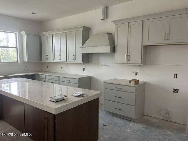 Stunning New Construction Craftsman in Sanctuary Cove - Golf - photo 4