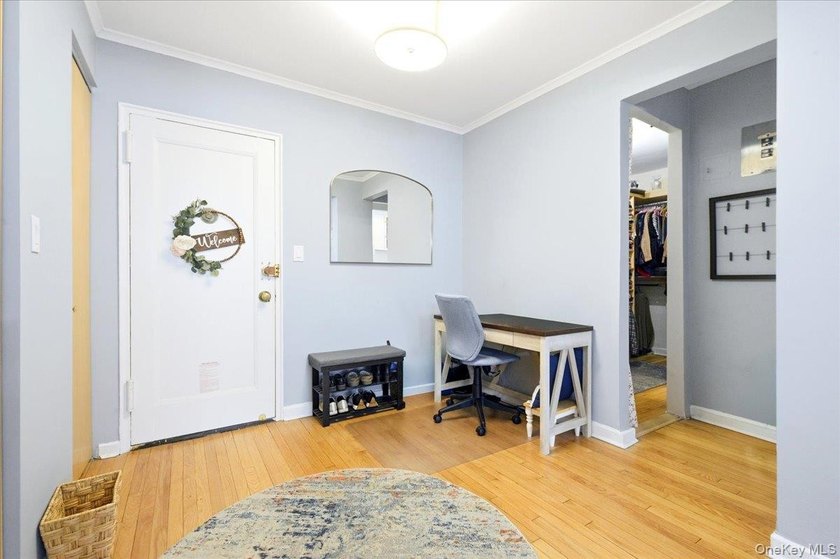 Welcome to this spacious and sun-filled Junior 1/One-Bedroom - photo 3
