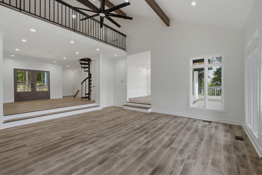 Smith Lake (Rock Creek) A fully renovated lake cottage on a nice - photo 9