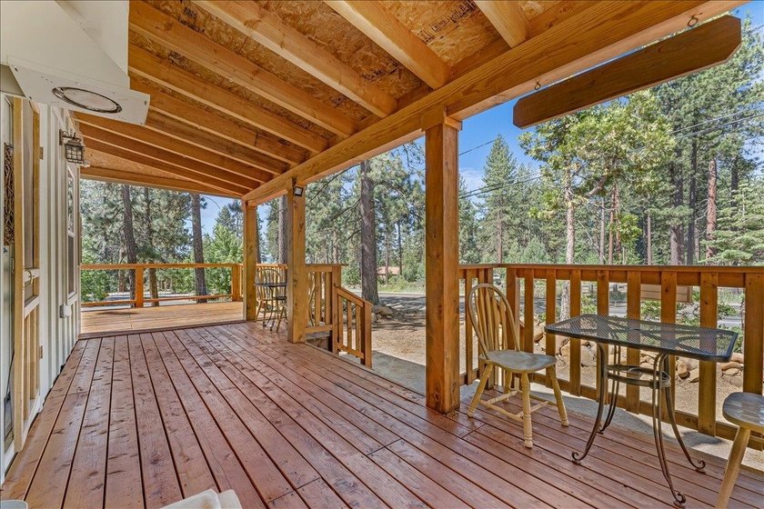 Discover classic Tahoe charm at this inviting 2-bedroom, 2 - photo 6
