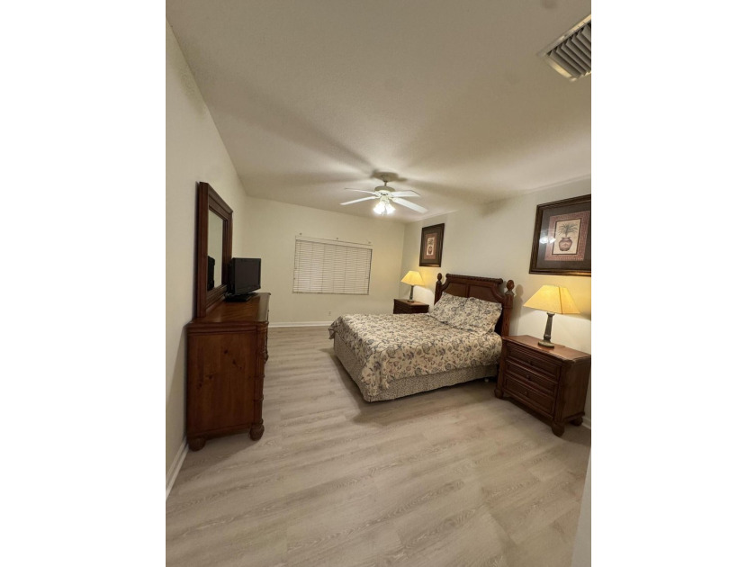 GREAT LOCATION, GATED COMMUNITY. RENOVATED, PARTIALLY FURNISHED - photo 11