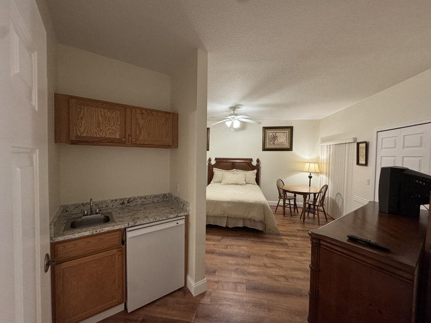 GREAT LOCATION, GATED COMMUNITY. RENOVATED, PARTIALLY FURNISHED - photo 20