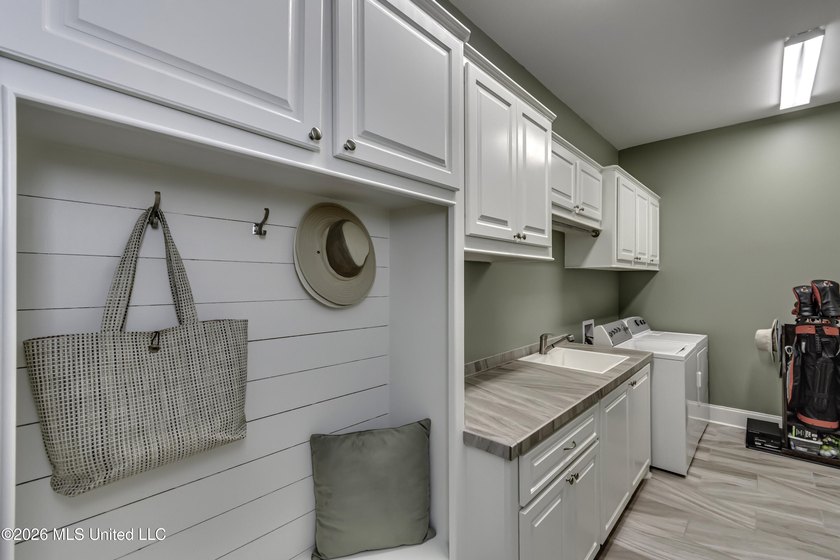 Experience luxury living in this custom-built, one-owner home - photo 29