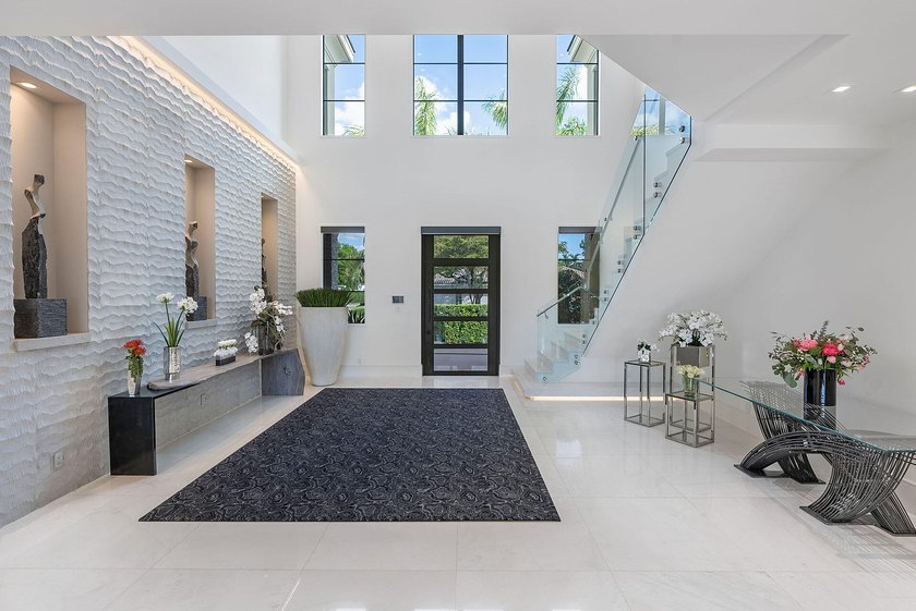 A commanding presence on Royal Palm Yacht &amp; Country Club's Grand - photo 6
