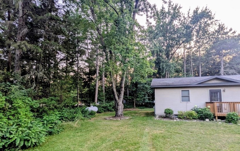 Nestled in a peaceful setting, this well maintained 2 bedroom, 1 - photo 14