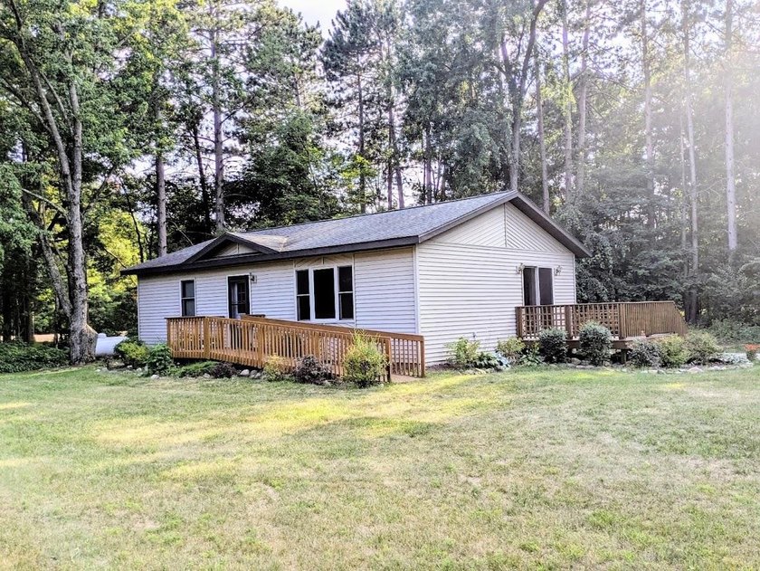 Nestled in a peaceful setting, this well maintained 2 bedroom, 1 - photo 15