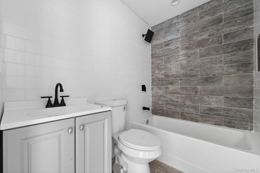 Space, style &amp; modern luxury come together at 1657 Tillotson - photo 4