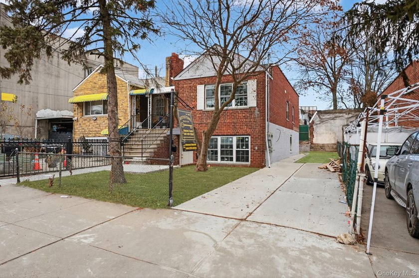 Space, style &amp; modern luxury come together at 1657 Tillotson - photo 10
