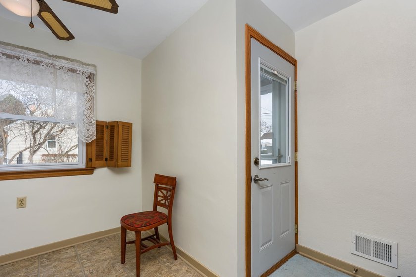 MOTIVATED SELLERS LISTED UNDER APPRAISAL VALUE !!!!!. Welcome - photo 11