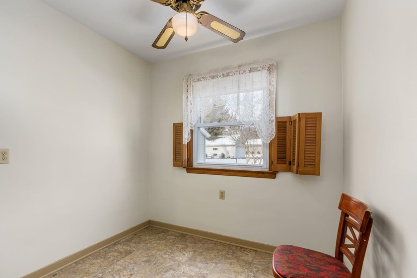 MOTIVATED SELLERS LISTED UNDER APPRAISAL VALUE !!!!!. Welcome - photo 12