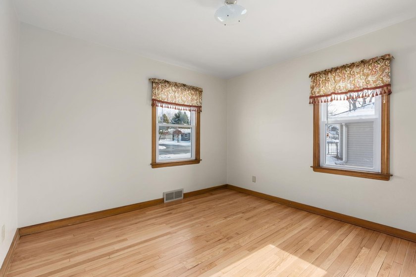 MOTIVATED SELLERS LISTED UNDER APPRAISAL VALUE !!!!!. Welcome - photo 17