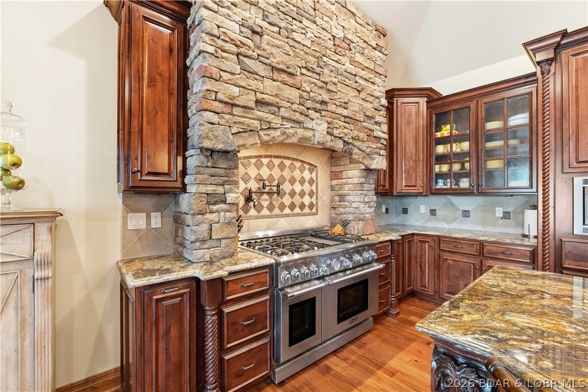 Custom-Built Lakefront Home in Sunrise Beach by Thomas - photo 18