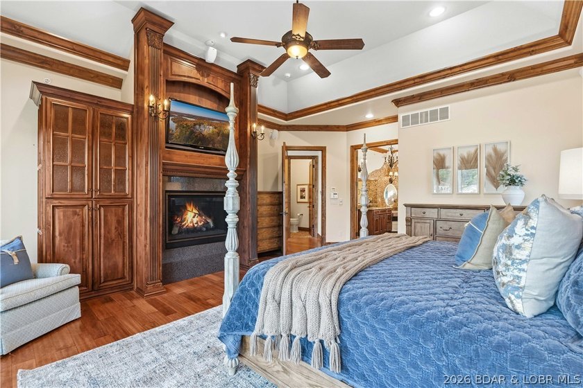 Custom-Built Lakefront Home in Sunrise Beach by Thomas - photo 25