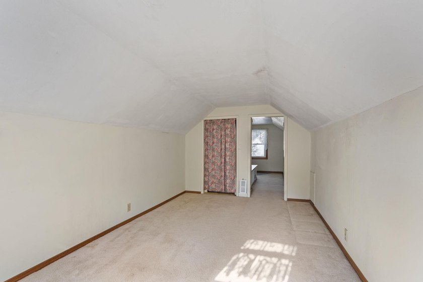 MOTIVATED SELLERS LISTED UNDER APPRAISAL VALUE !!!!!. Welcome - photo 27