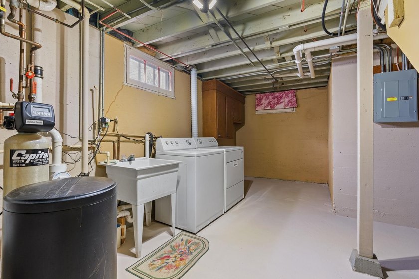 MOTIVATED SELLERS LISTED UNDER APPRAISAL VALUE !!!!!. Welcome - photo 30