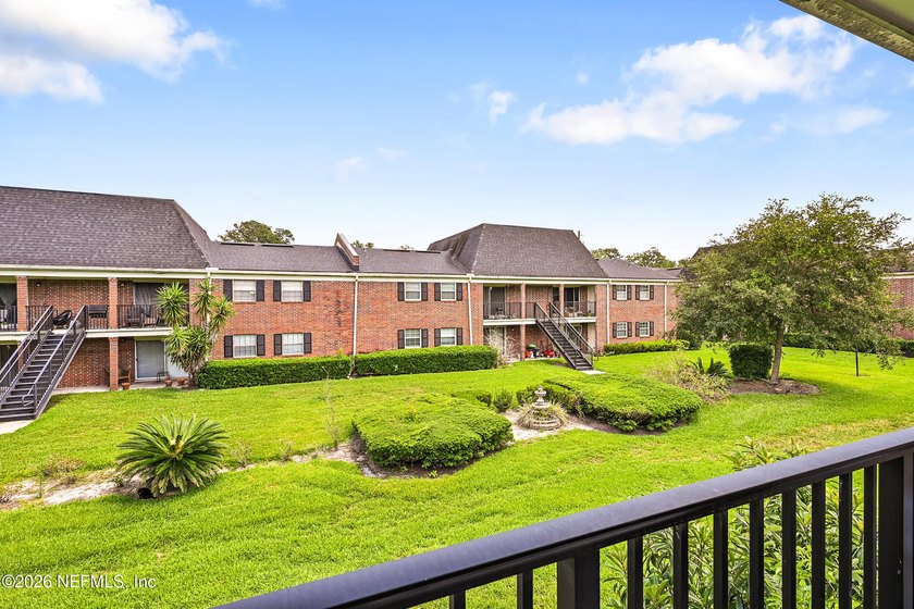 Priced to sell quickly! This turnkey condo at 4915 Baymeadows Rd - photo 31
