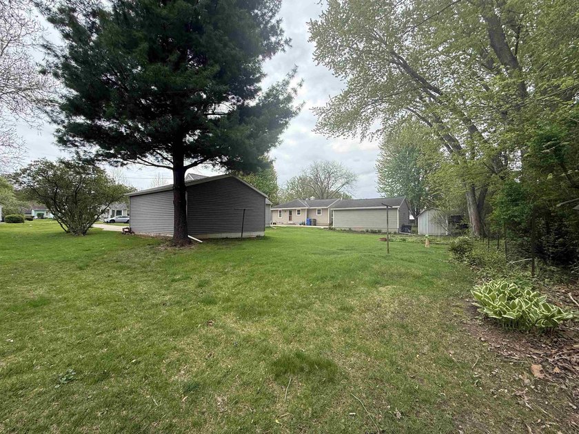 MOTIVATED SELLERS LISTED UNDER APPRAISAL VALUE !!!!!. Welcome - photo 33