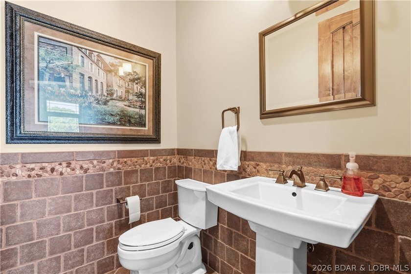 Custom-Built Lakefront Home in Sunrise Beach by Thomas - photo 38