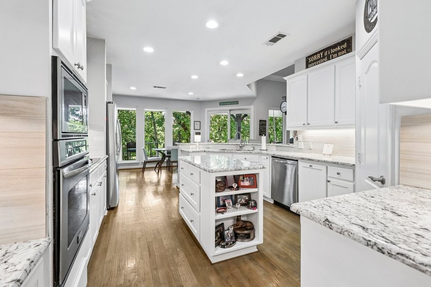 Beautiful single story home on a large heavily wooded home site - photo 11
