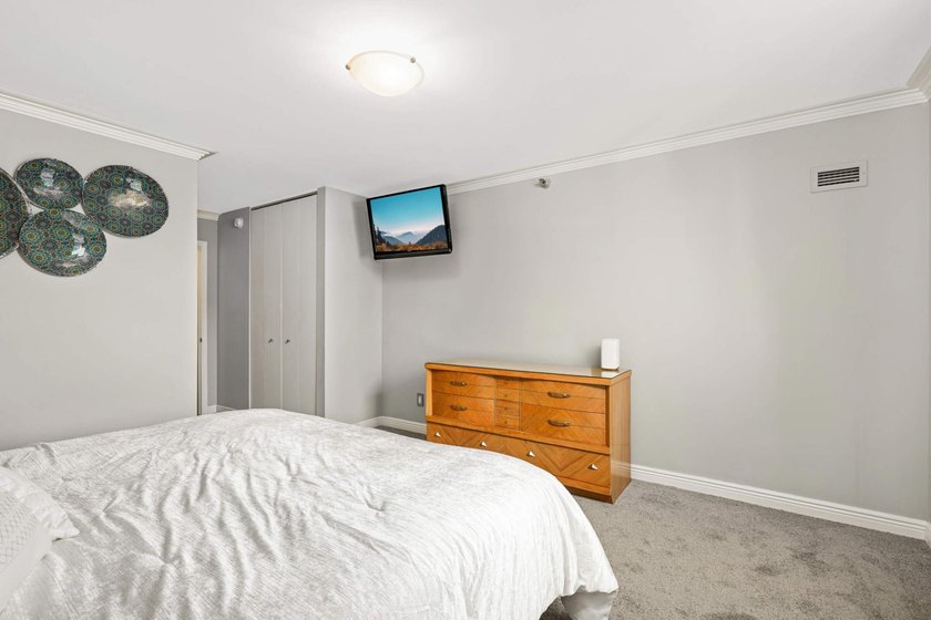 Discover urban living at its finest in this stylish condo! - photo 12