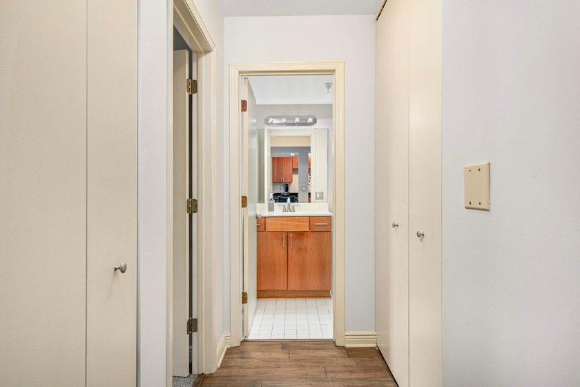 Discover urban living at its finest in this stylish condo! - photo 16