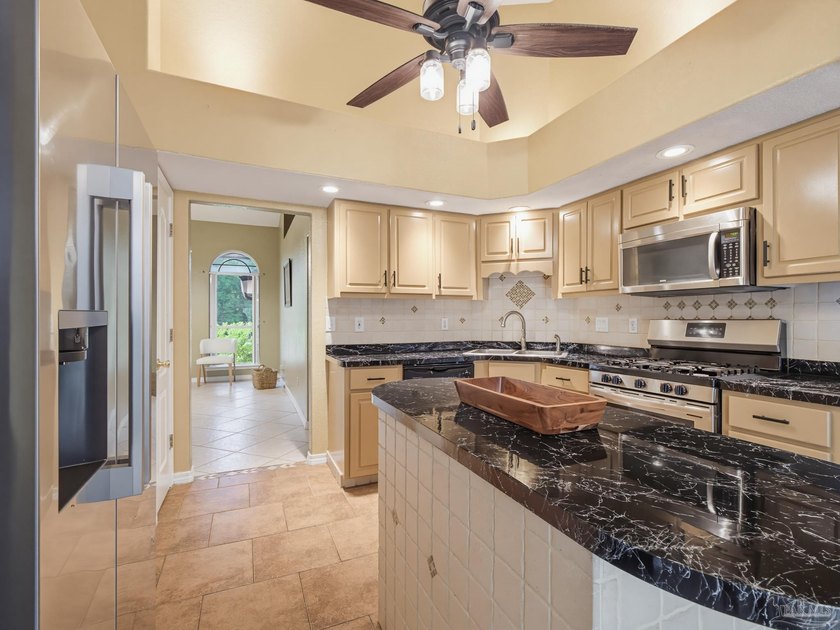 Welcome home to this beautifully maintained 3-bedroom, 2-bath - photo 22
