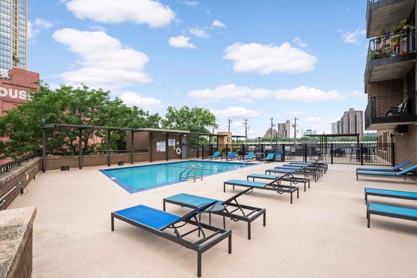 Discover urban living at its finest in this stylish condo! - photo 31