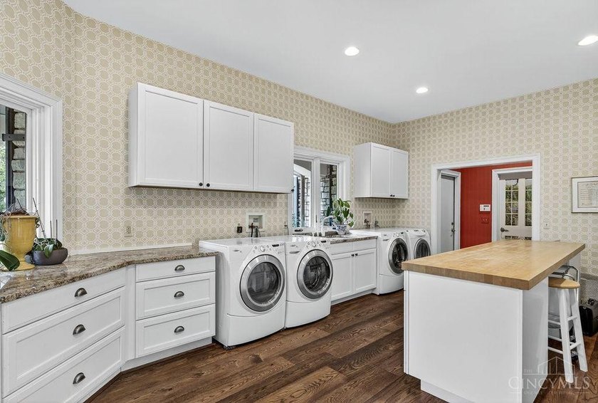 First time on the market since its full renovation and 6,500 SF - photo 49