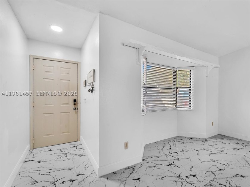 Incredible opportunity to own this charming 2 bedroom, 2 - photo 4
