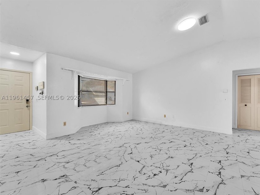 Incredible opportunity to own this charming 2 bedroom, 2 - photo 5