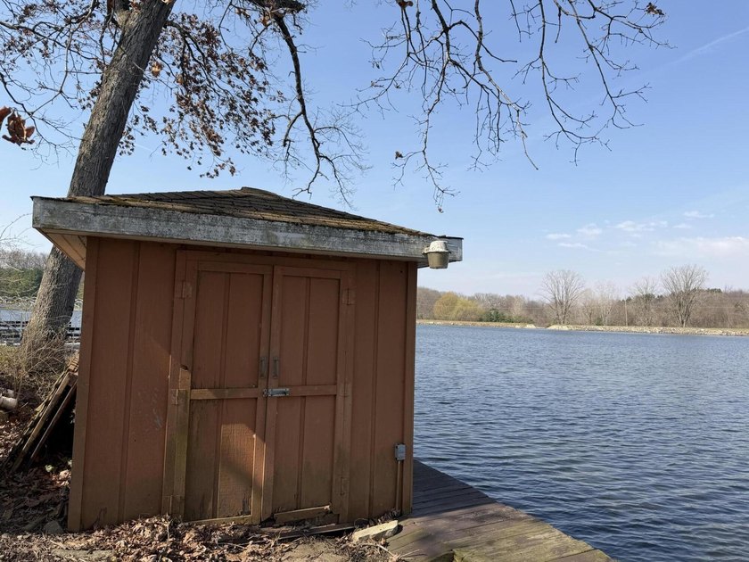 Lake LaTonka living at its finest! Nestled on a quiet cul-de-sac - photo 49
