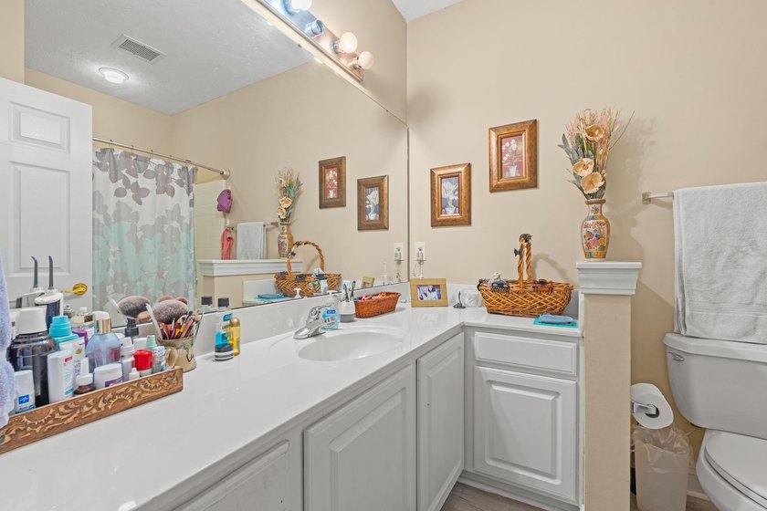 Fountain Pointe Unit 202 is a beautifully maintained 3 bedroom - photo 11