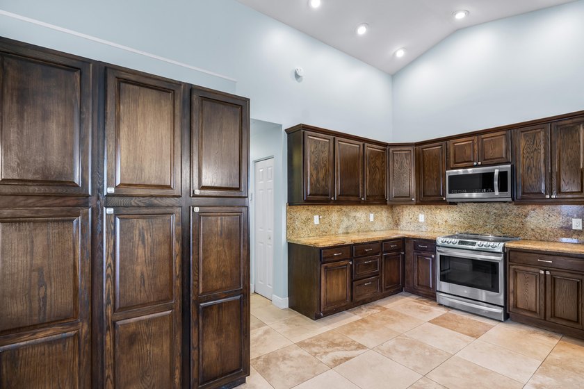 This well-maintained single-family residence is located in the - photo 13