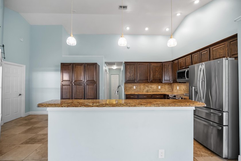 This well-maintained single-family residence is located in the - photo 17