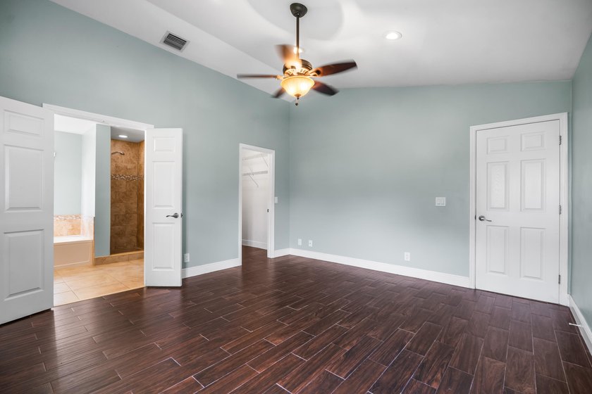 This well-maintained single-family residence is located in the - photo 23