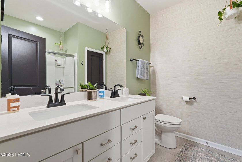 Discover your perfect oasis in this well-maintained 3-bedroom - photo 24