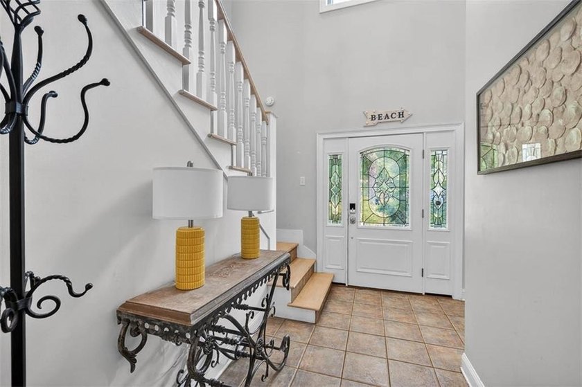 Classic coastal charm meets an unbeatable location in this - photo 3