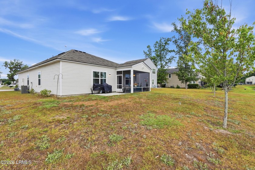 Discover your perfect oasis in this well-maintained 3-bedroom - photo 34