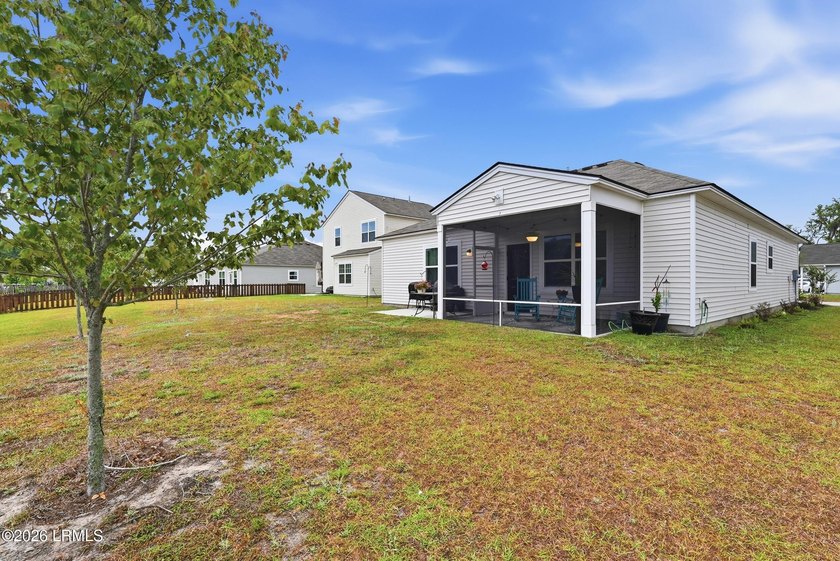 Discover your perfect oasis in this well-maintained 3-bedroom - photo 36