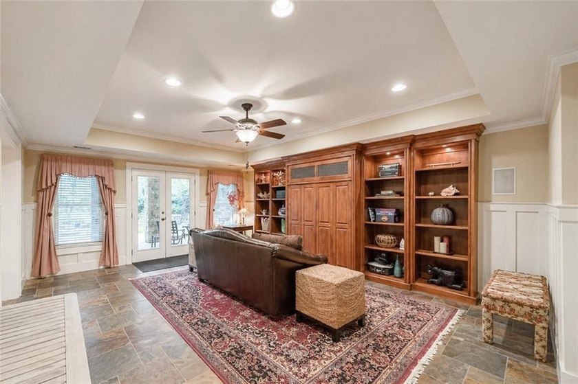 Here it is! The perfect home your family has been looking for - photo 8