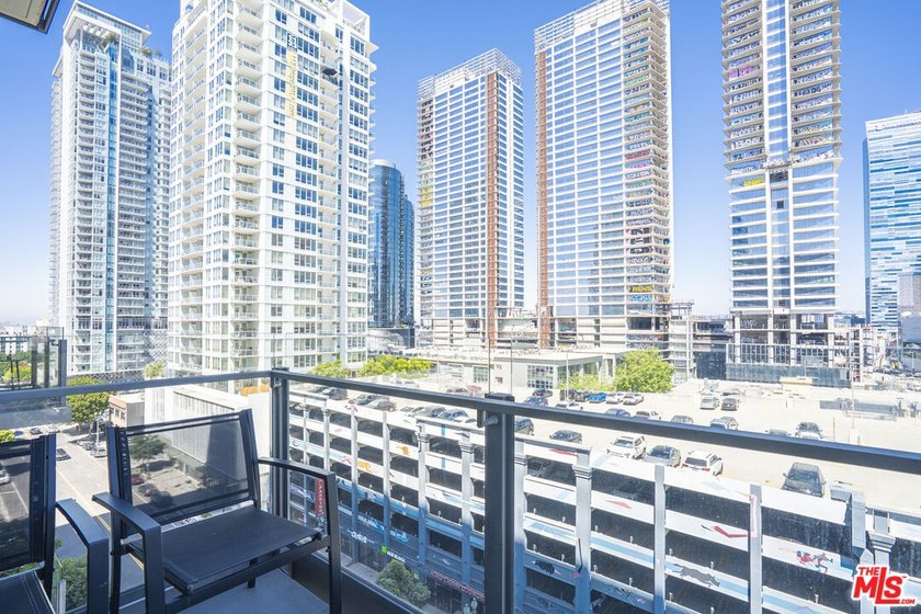 PRICED TO SELL - DON'T MISS THIS EXCEPTIONAL VALUE!!! This - photo 4