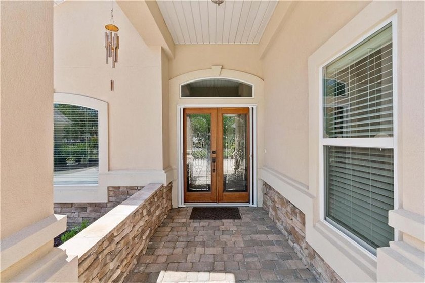 Step into effortless coastal living with this beautifully - photo 4