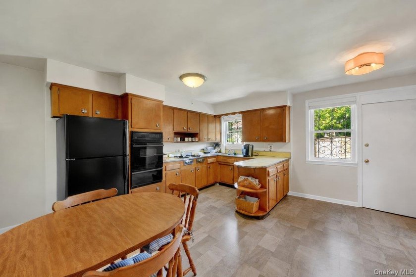 Income-Producing opportunity in Throggs Neck - Mother/Daughter - photo 11