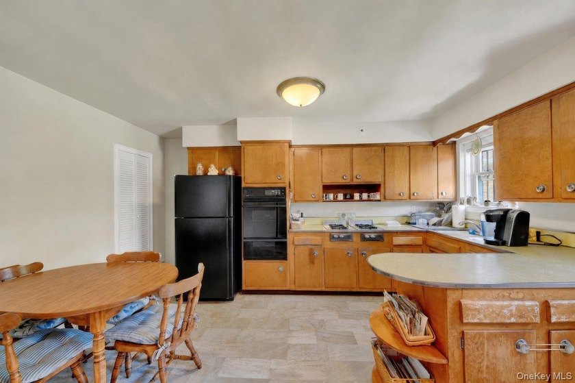 Income-Producing opportunity in Throggs Neck - Mother/Daughter - photo 12