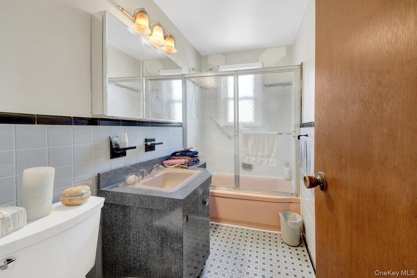 Income-Producing opportunity in Throggs Neck - Mother/Daughter - photo 19